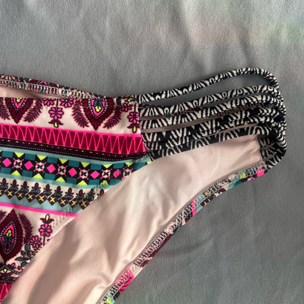 Colorful Patterned Bikini Set - Picture 10 of 14